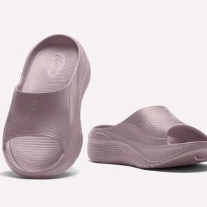 NEW Women's SuperCush Recovery Slide